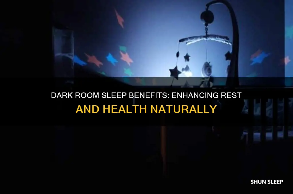 does sleeping in a dark room help