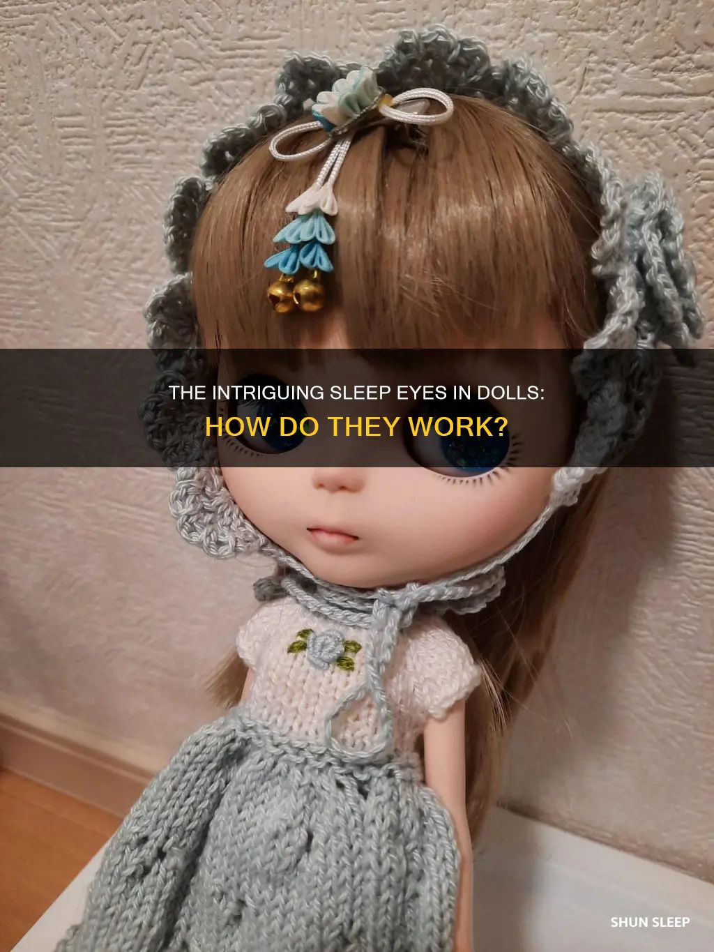 how do doll sleep eyes work
