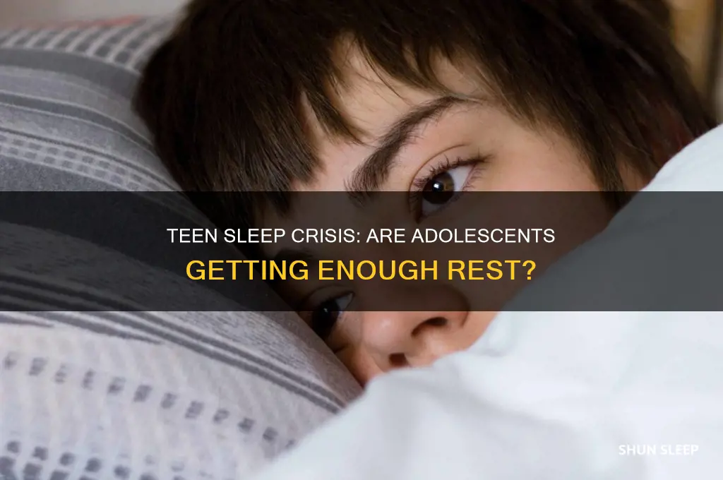 how many teenagers get enough sleep