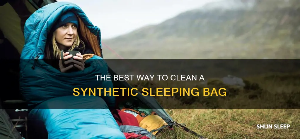 how to lsunder a synthetic fill sleeping bag