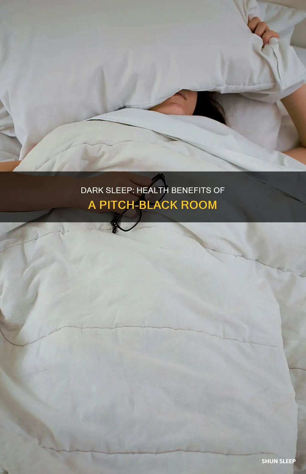 is it better to sleep in a dark room